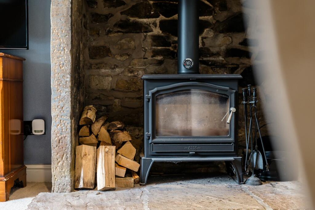 Additional image 6 of Bradshaw Road, Bolton BL2 3EW - Spacious 4-Bed Townhouse with En Suites & Dressing Rooms