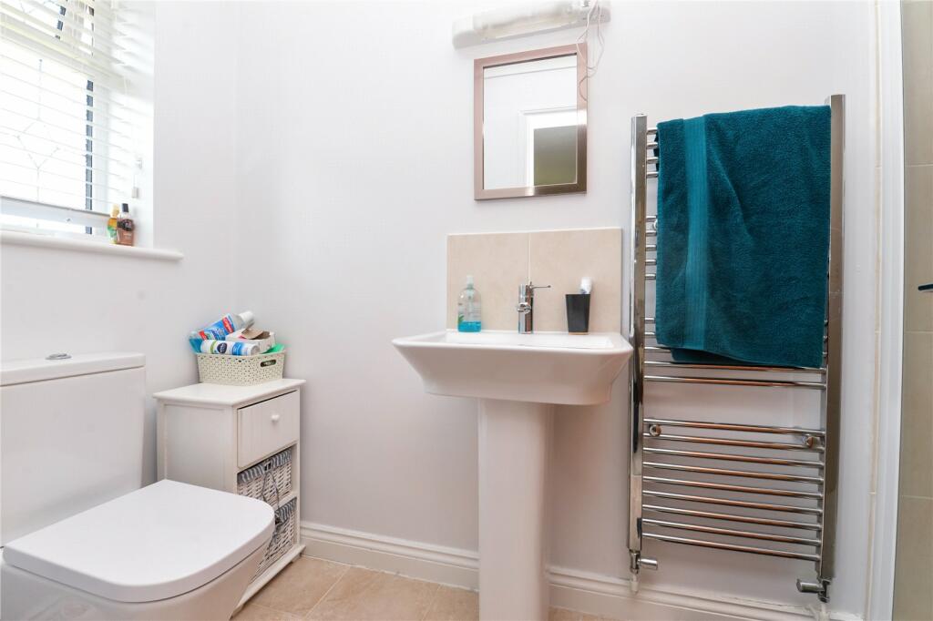 Additional image 9 of Avenue Road, New Milton, Hampshire, BH25