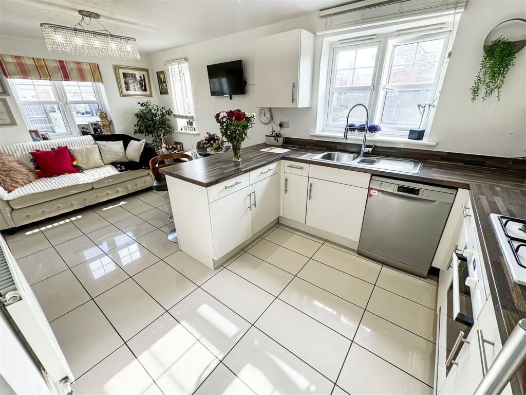 Additional image 13 of Hinchliff Drive, Wick, Littlehampton