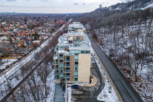 Additional image 29 of 467 CHARLTON Ave Unit 305