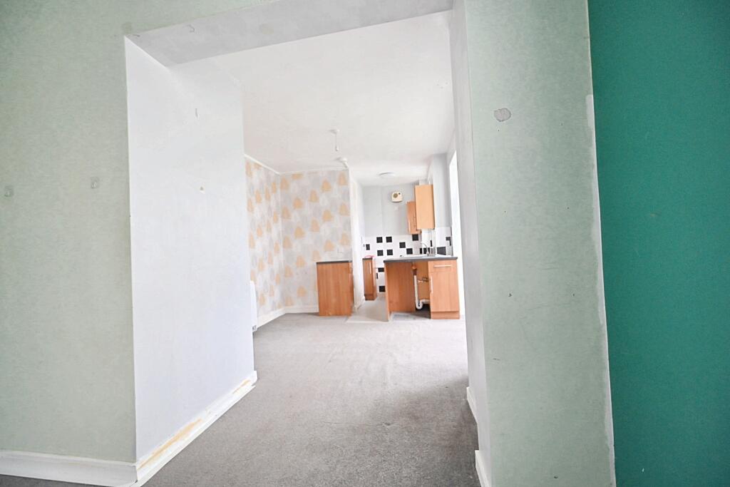 Additional image 3 of Flat 5, 14 Park Crescent, Worthing, West Sussex BN11 4AH