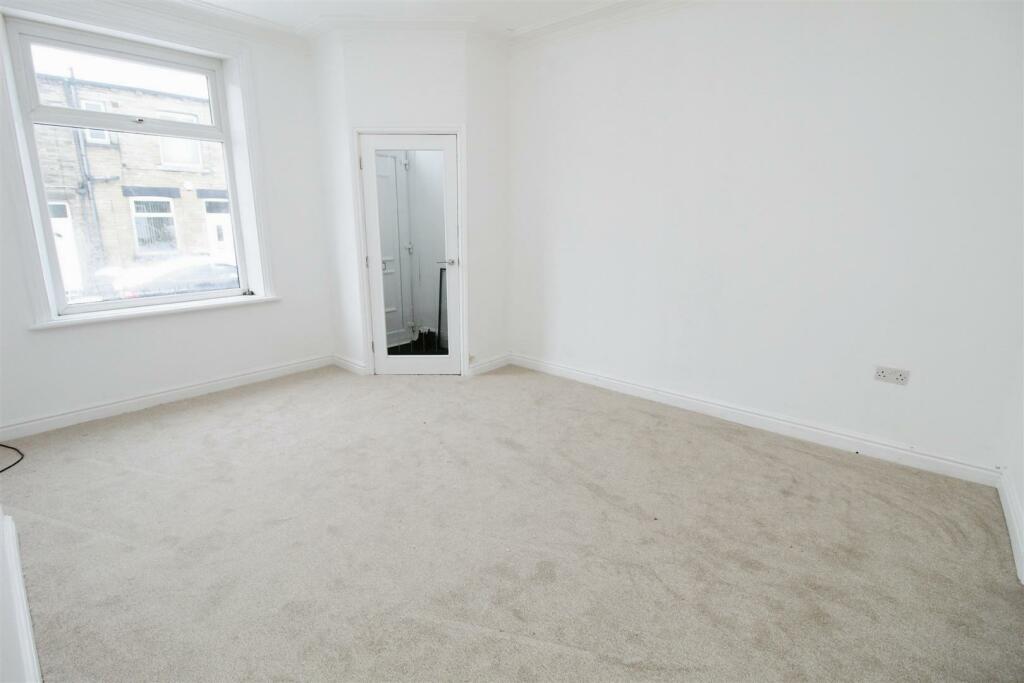 Additional image 5 of Windmill Hill, Bradford, BD6 3BB