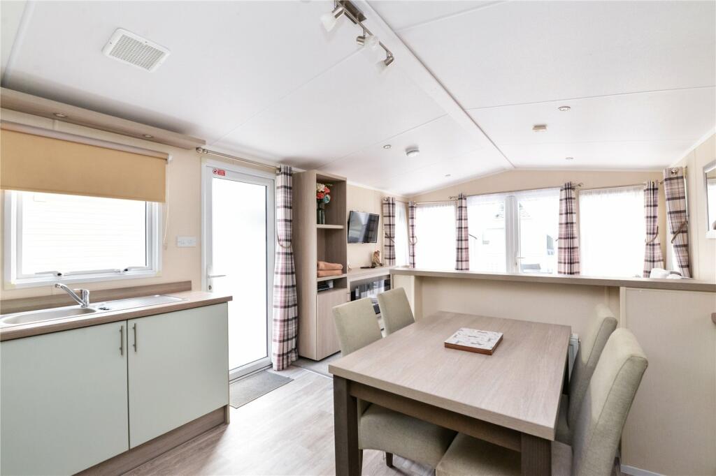 Additional image 7 of Rowan, Hoburne Bashley Holiday Park, New Milton, Hampshire, BH25