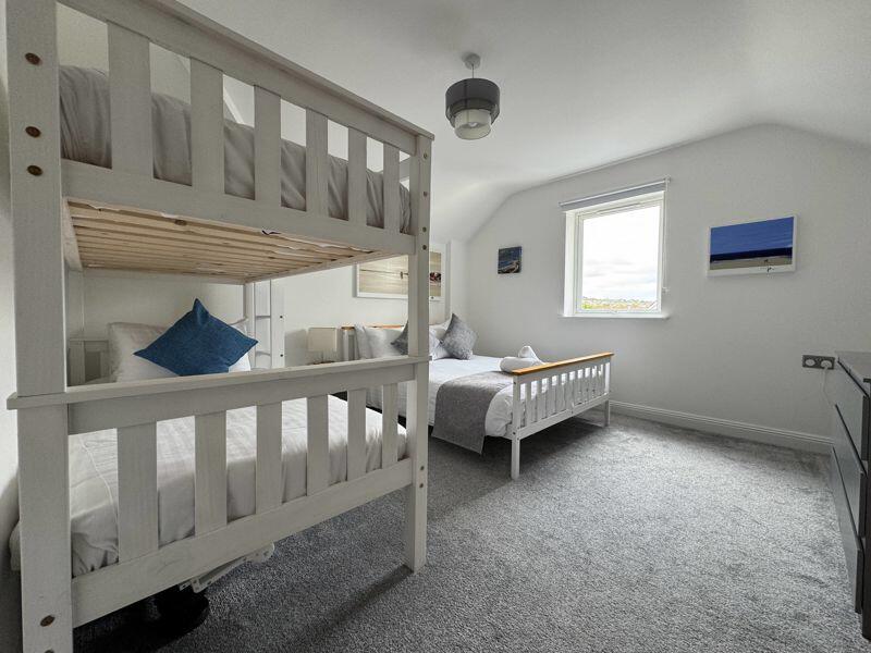 Additional image 22 of PRIME PENTHOUSE APARTMENT 5 MINS TO BEACH & TOWN WITH PARKING