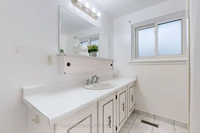 Additional image 25 of 3420 Kingston Rd Unit 5