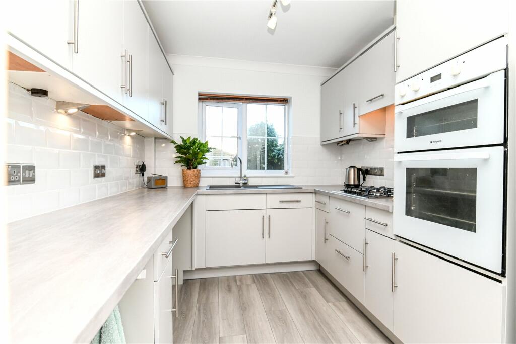 Additional image 2 of The Cottages, 2 Marine Drive, Barton on Sea, Hampshire, BH25