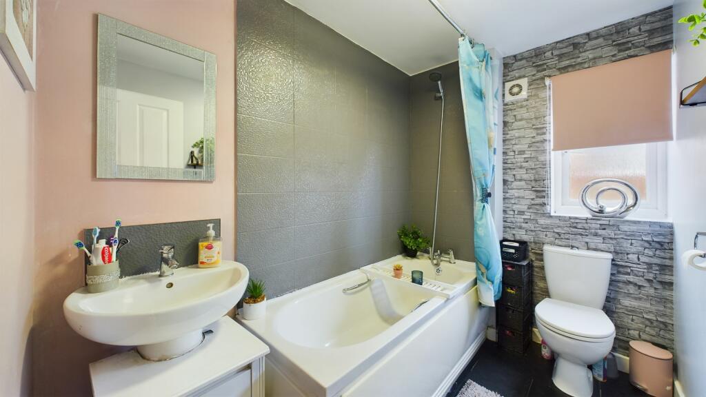 Additional image 9 of Busk Ing Close, Bradford, BD6