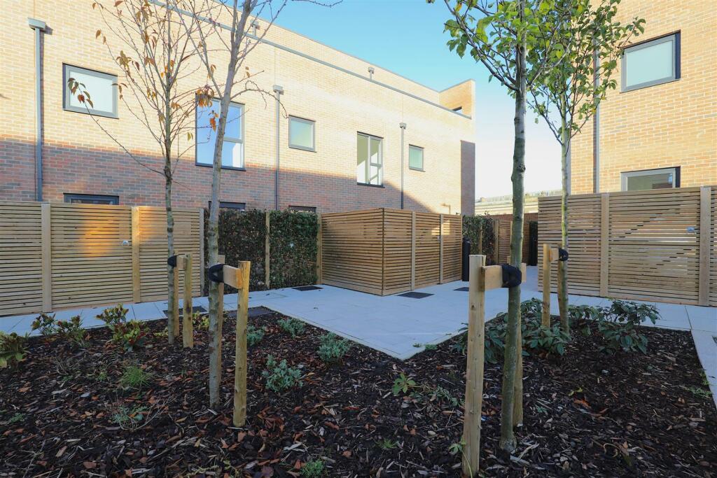 Additional image 3 of Neighbourhood, Bolton, BL1