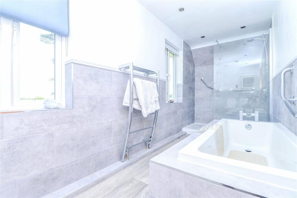 Additional image 12 of Barton Common Road, Barton On Sea, New Milton, Hampshire, BH25