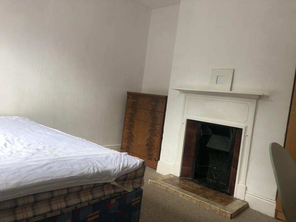 Additional image 5 of 3 bedroom Semi Detached House in Winton