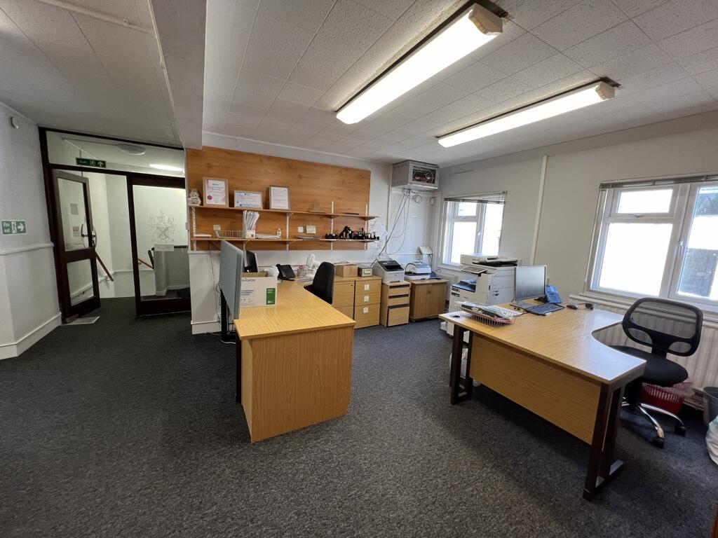 Additional image 7 of 25-26 East Street, Wimborne, Dorset, BH21 1DU