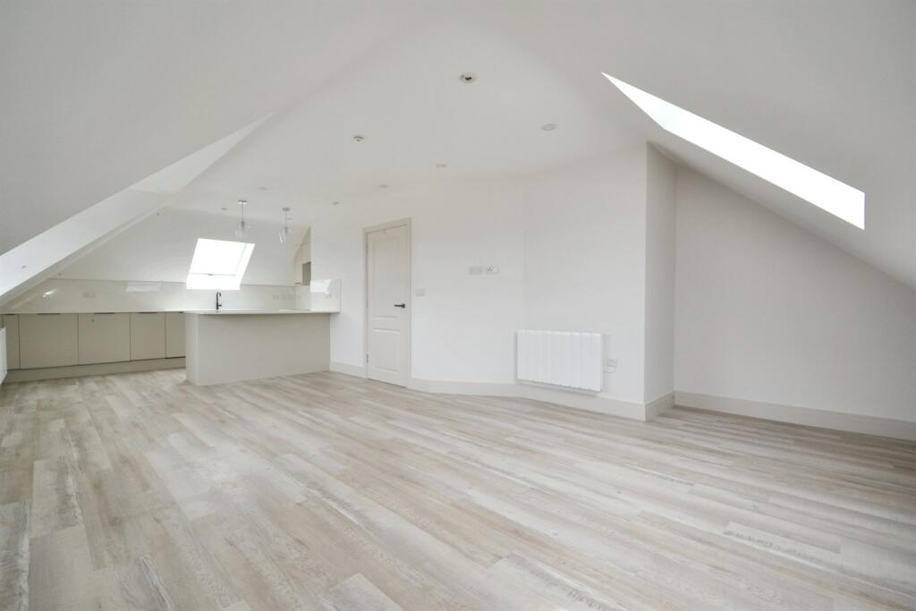 Additional image 4 of Broadstone