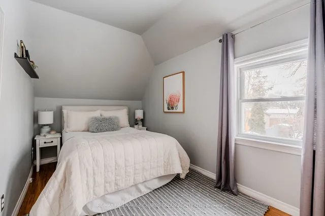 Additional image 11 of 398 Coxwell Ave