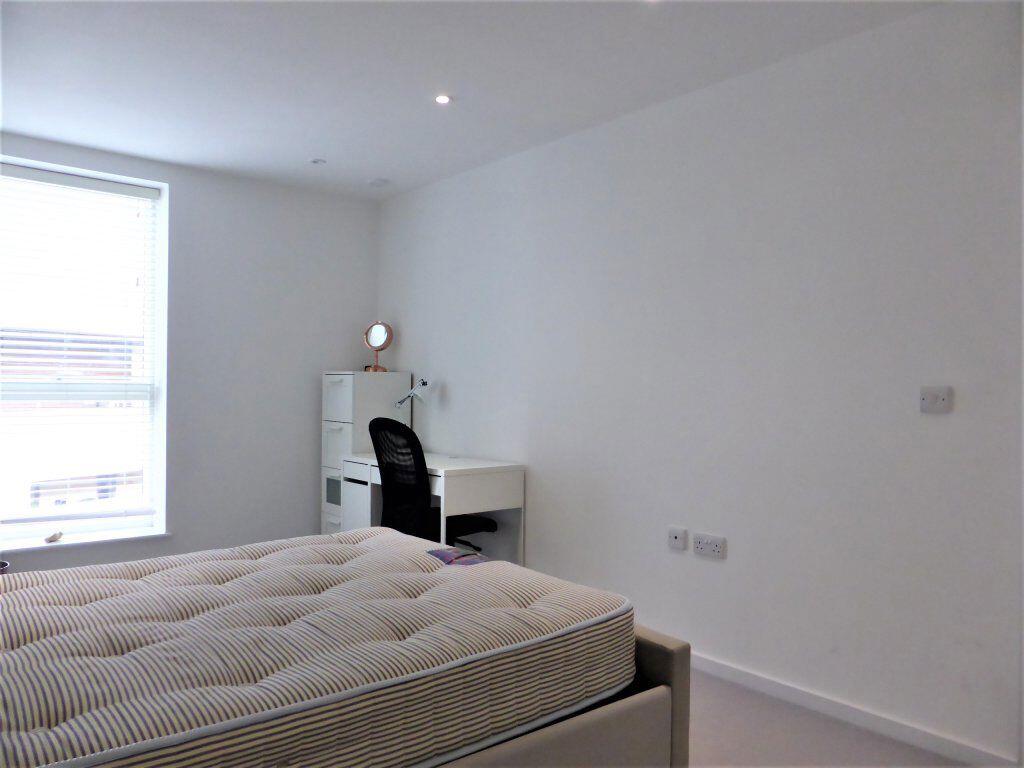 Additional image 11 of Embankment House - P1714