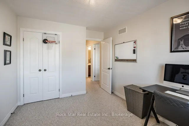 Additional image 17 of 70 Marina Point Cres