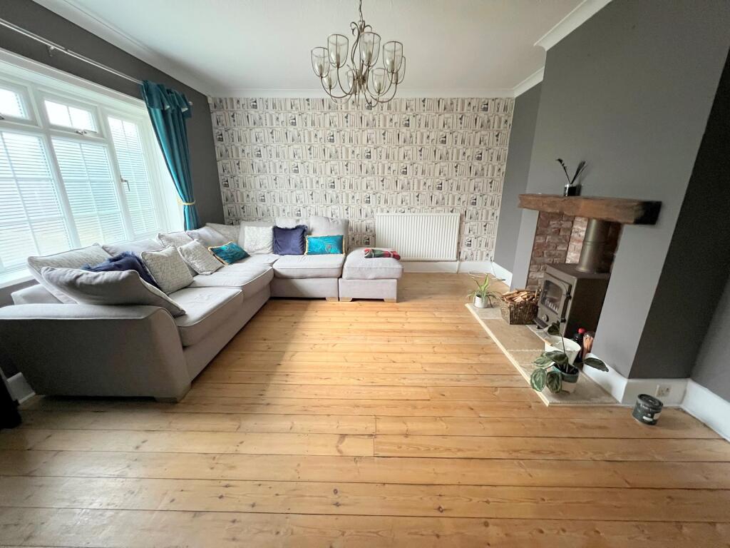 Additional image 4 of Barton Court Avenue, Barton On Sea, New Milton, Hampshire. BH25 7ES