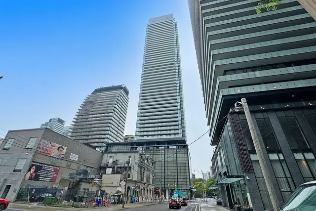 Additional image 40 of 501 Yonge St Unit 4208
