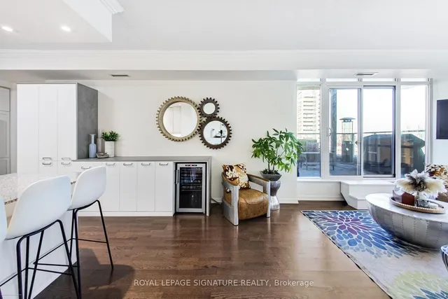 Additional image 7 of 75 East Liberty St Unit 1616