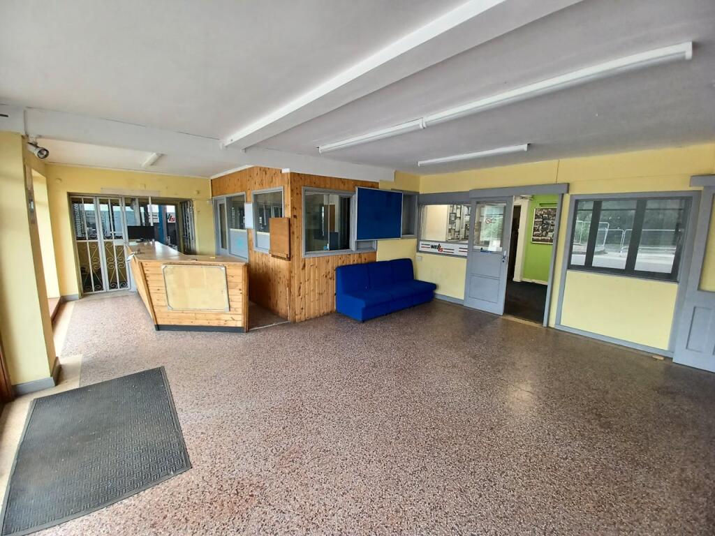 Additional image 5 of Wells Garage, Salisbury Road, Ringwood, BH24 1AU