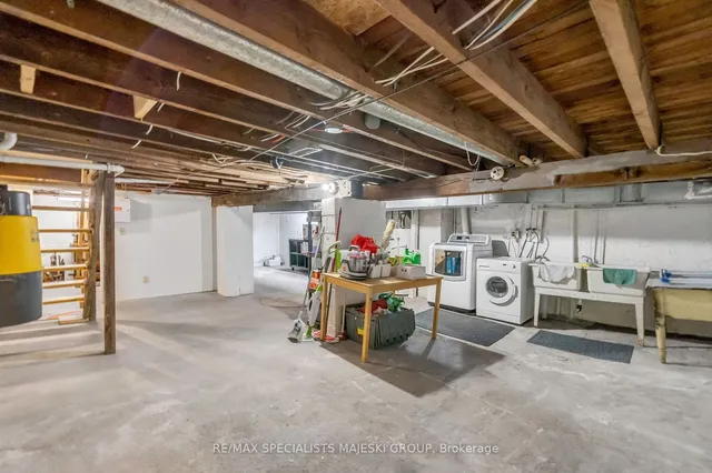 Additional image 35 of 34 Cavell Ave