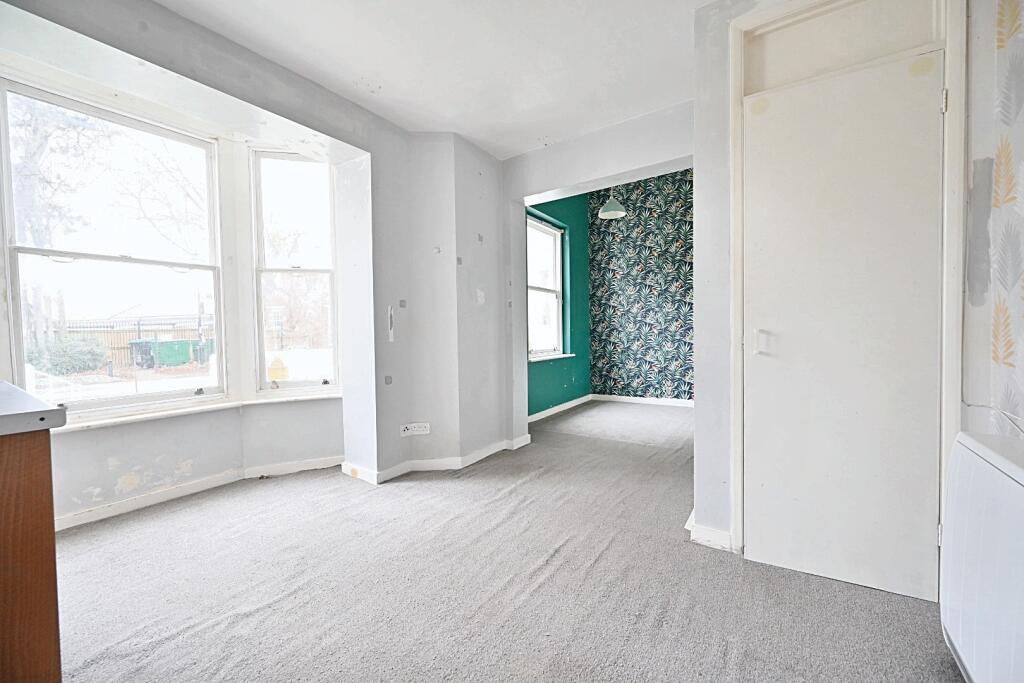 Additional image 5 of Flat 5, 14 Park Crescent, Worthing, West Sussex BN11 4AH