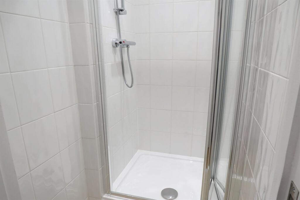 Additional image 11 of 6 bedroom Detached House in Charminster