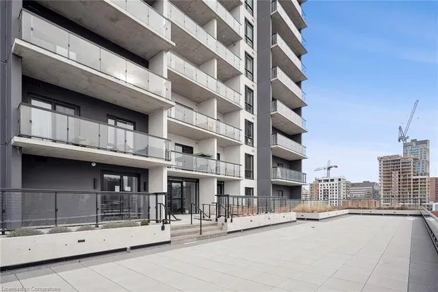 Additional image 29 of 15 Queen St S St Unit 2114