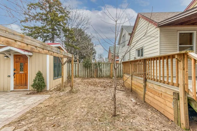 Additional image 9 of 33 Mayflower Ave