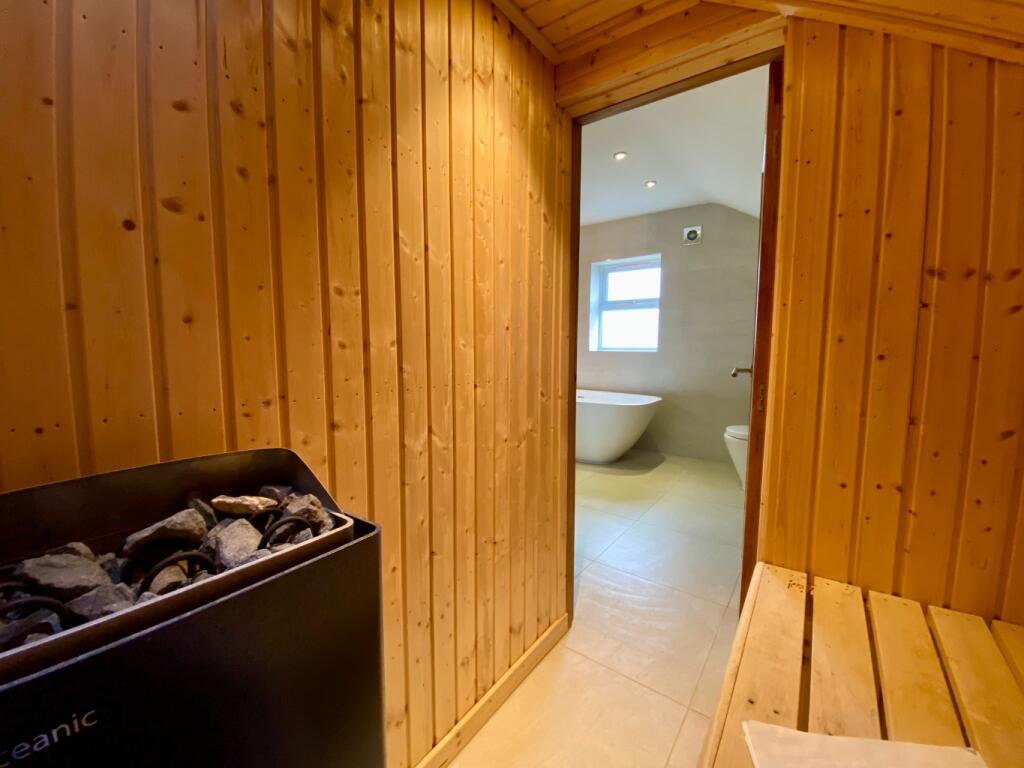 Additional image 26 of Morris Fold Barn, Slack Fold Lane, Farnworth, Bolton, Lancashire, BL4 0LJ