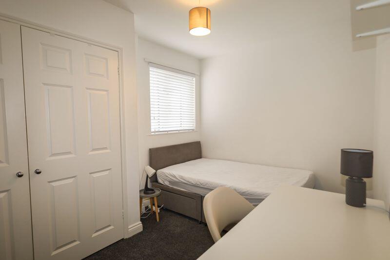 Additional image 4 of Holdenhurst Road, Bournemouth