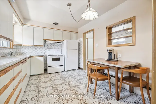 Additional image 4 of 3027 Weston Rd