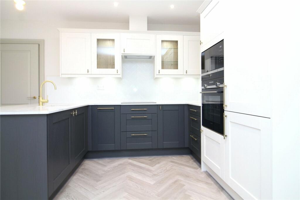 Additional image 2 of Chewton Farm Road, Highcliffe, Dorset, BH23