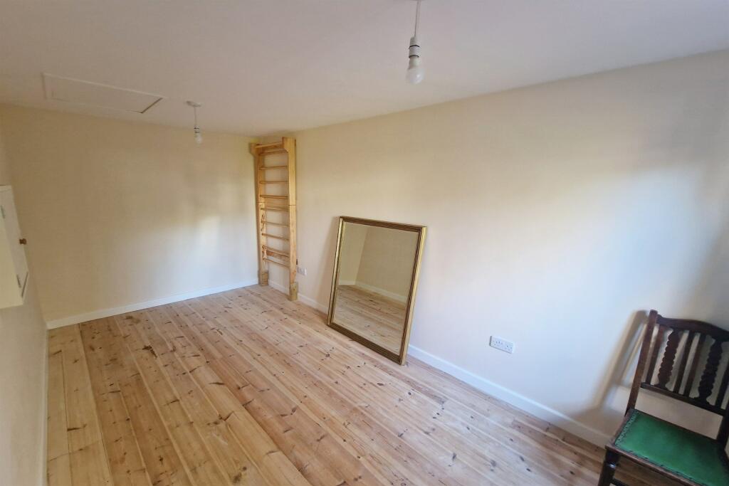 Additional image 6 of Broadstone