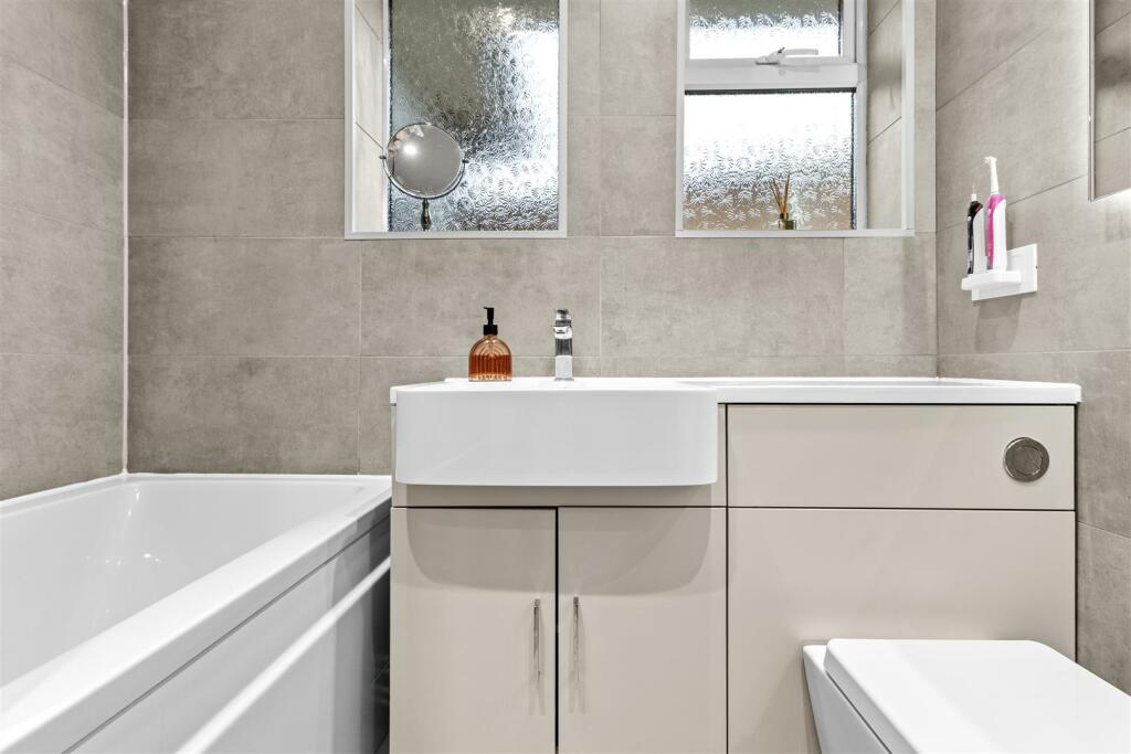 Additional image 27 of Glen Close, Polegate