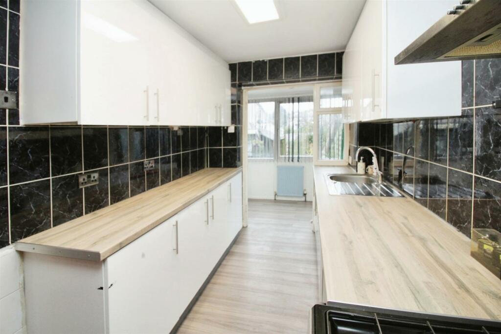 Additional image 3 of Peveril Mount, Bradford, BD2 3JY