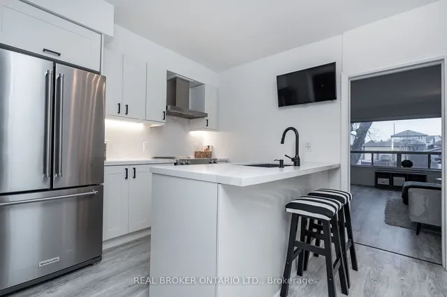 Additional image 17 of 905 & 907 Glencairn Ave