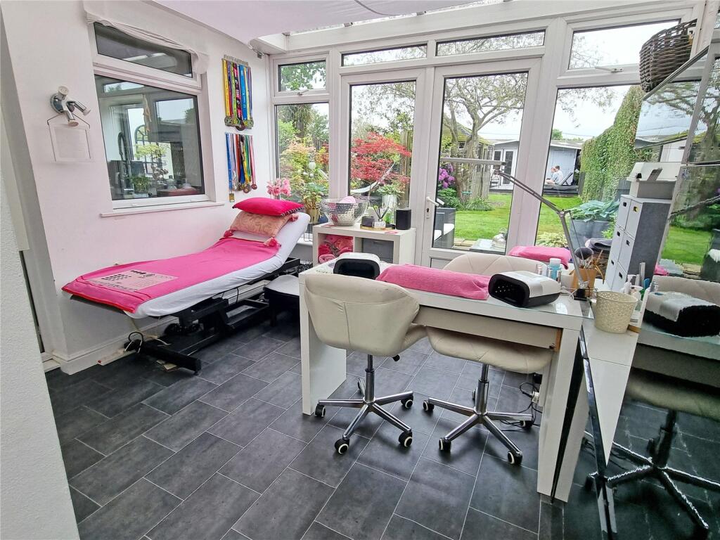 Additional image 7 of Gore Road, New Milton, Hampshire, BH25
