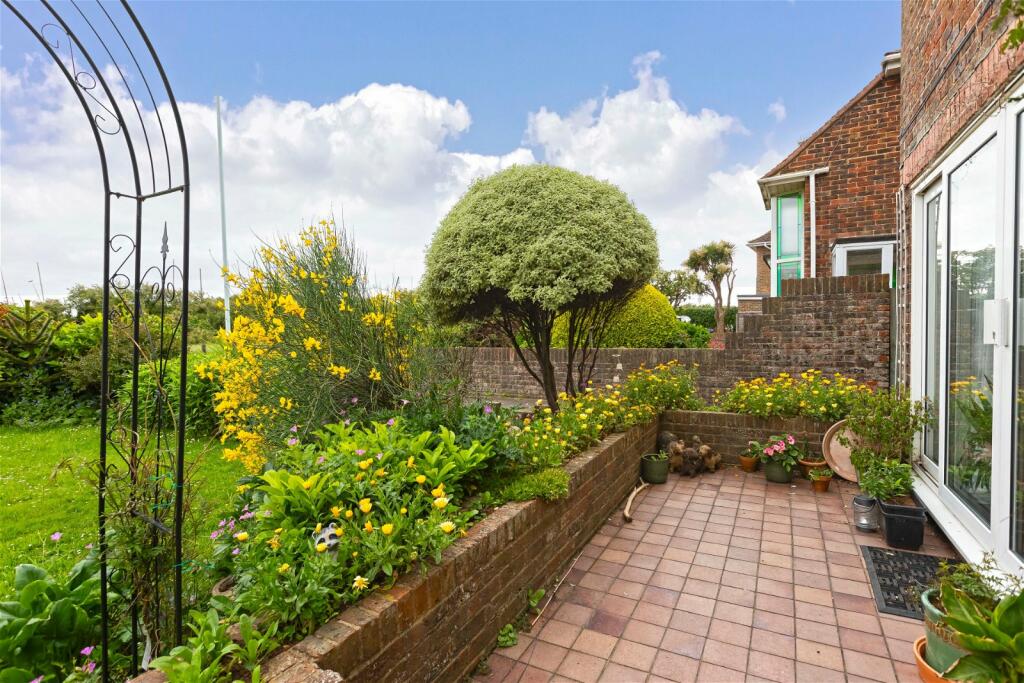 Additional image 17 of Marine Crescent, Goring-by-Sea, Worthing, West Sussex, BN12