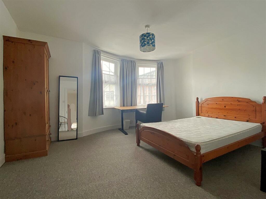 Additional image 8 of London Road - Smart & Spacious