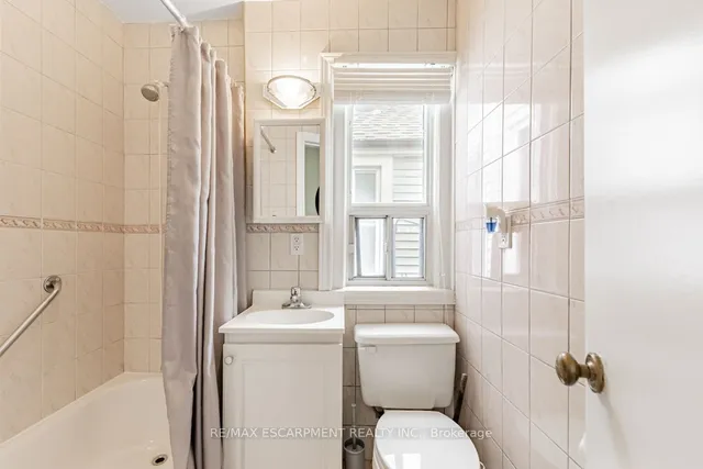 Additional image 18 of 11 Alma Ave