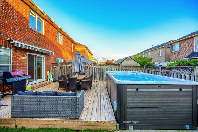 Additional image 36 of 733 Edwards Ave