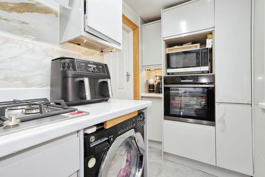 Additional image 5 of Duchy Avenue, BRADFORD