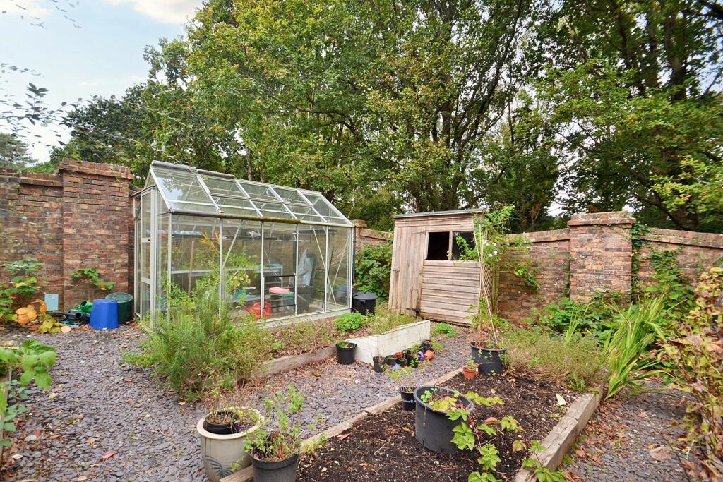 Additional image 25 of Broadstone