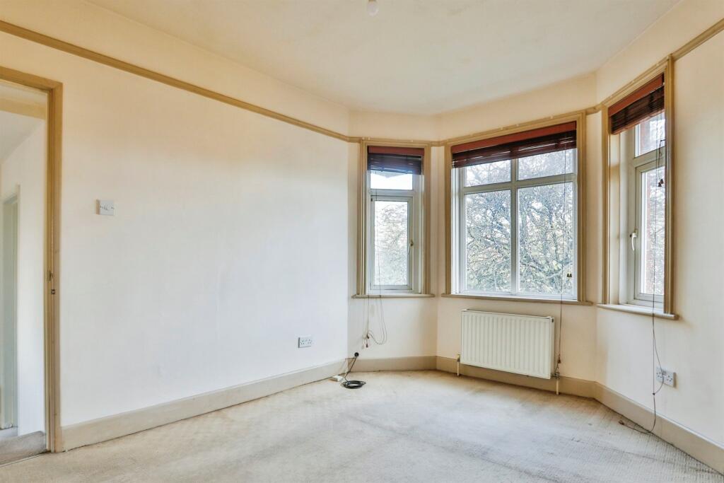 Additional image 7 of Holdenhurst Road, Bournemouth