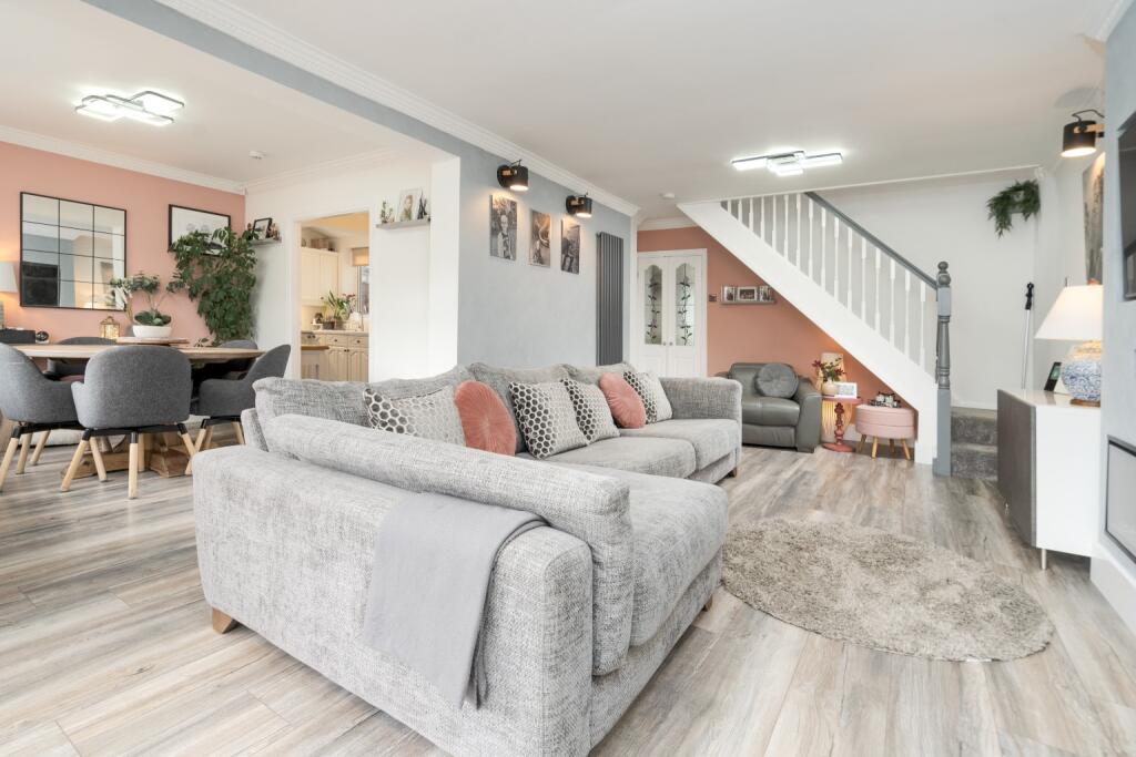 Additional image 9 of Spacious 5 Bed House with 2 Bathrooms On The Sought-After Heathfield Drive, Bolton