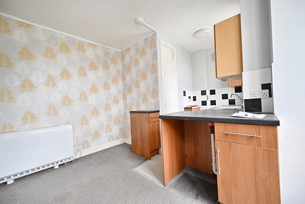 Additional image 4 of Flat 5, 14 Park Crescent, Worthing, West Sussex BN11 4AH