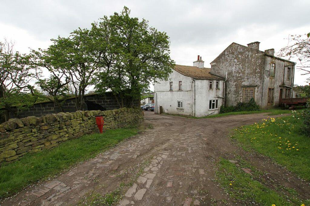 Additional image 3 of 3 bedroom residential development for sale – Springfield Farm, Birkenshaw, Bradford, BD11 2DA