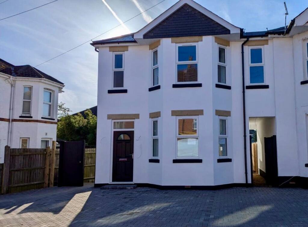 BRAND NEW THREE BEDROOM HOUSE, CHARMINSTER