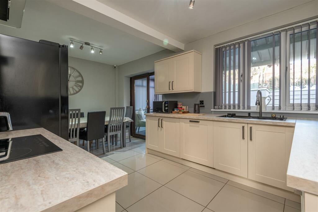 Additional image 5 of Saxton Avenue, Bradford