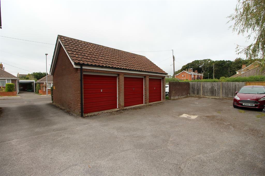 Additional image 12 of Holme Road, Highcliffe, Christchurch, Dorset, BH23 5LJ